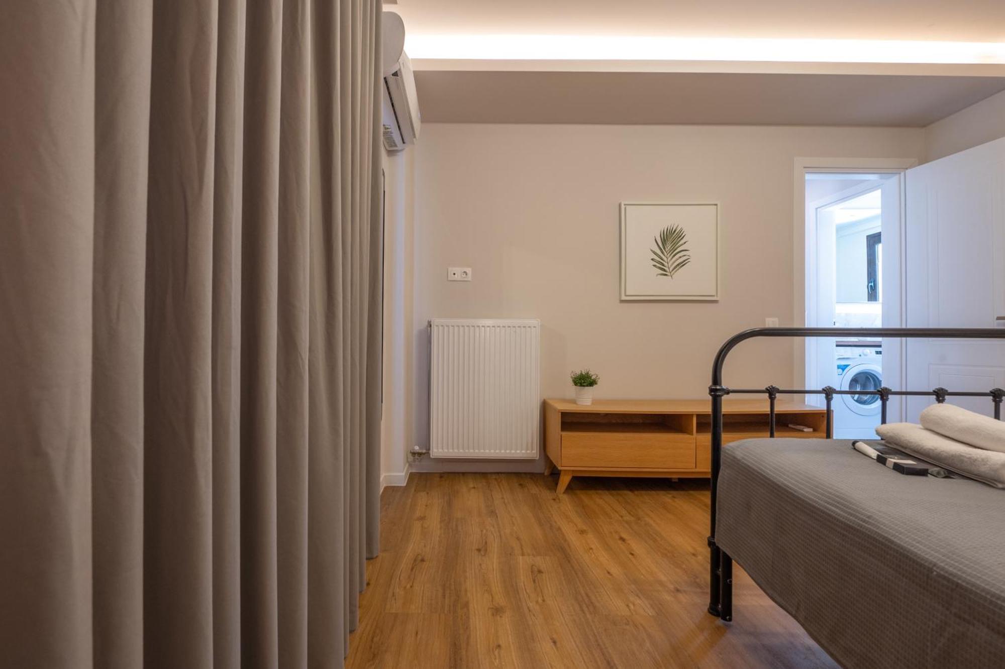 Live Life Plaka Apartment Athens Exterior photo